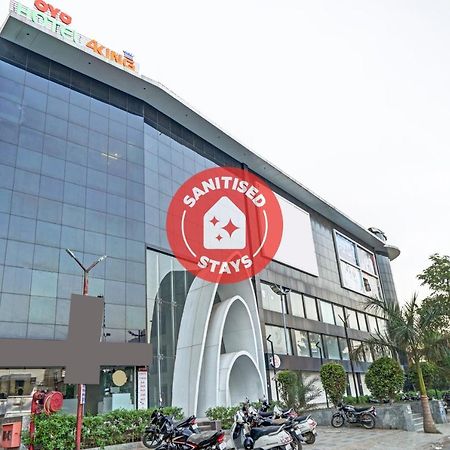 Collection O 83775 Hotel 4King Surat Bagian luar foto