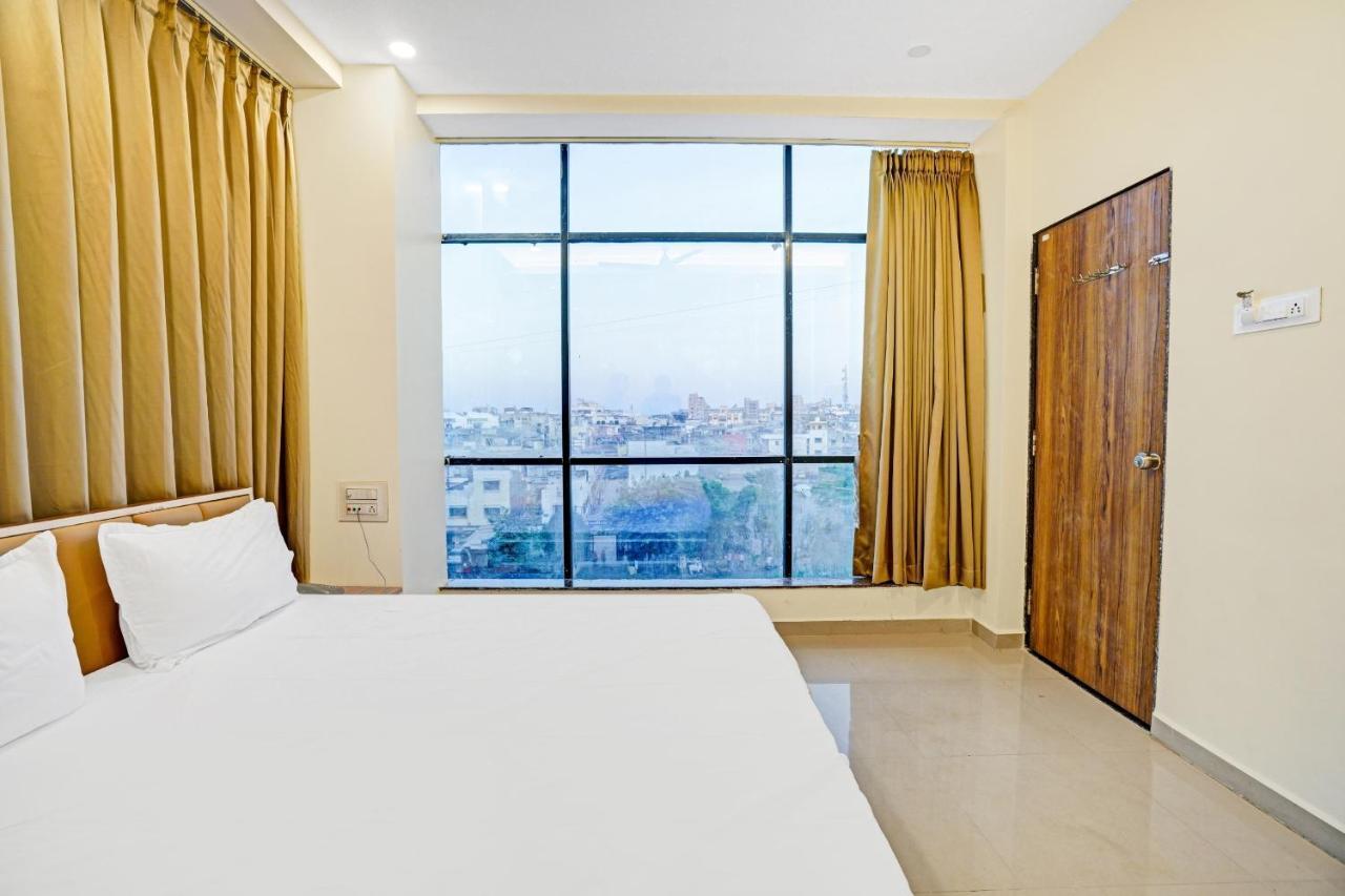 Collection O 83775 Hotel 4King Surat Bagian luar foto