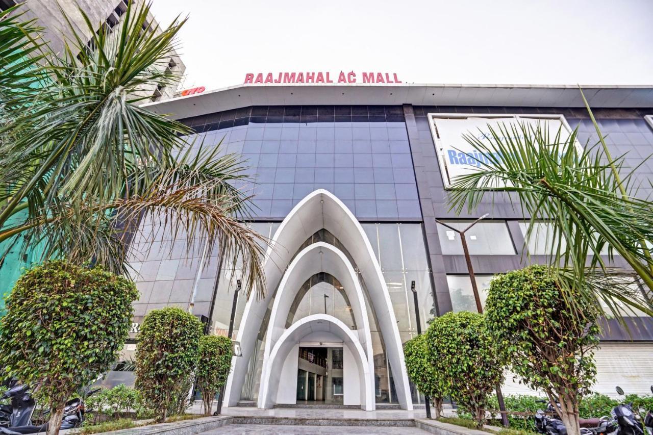 Collection O 83775 Hotel 4King Surat Bagian luar foto