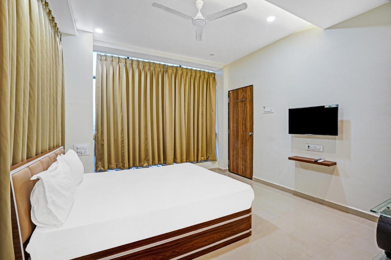 Collection O 83775 Hotel 4King Surat Bagian luar foto
