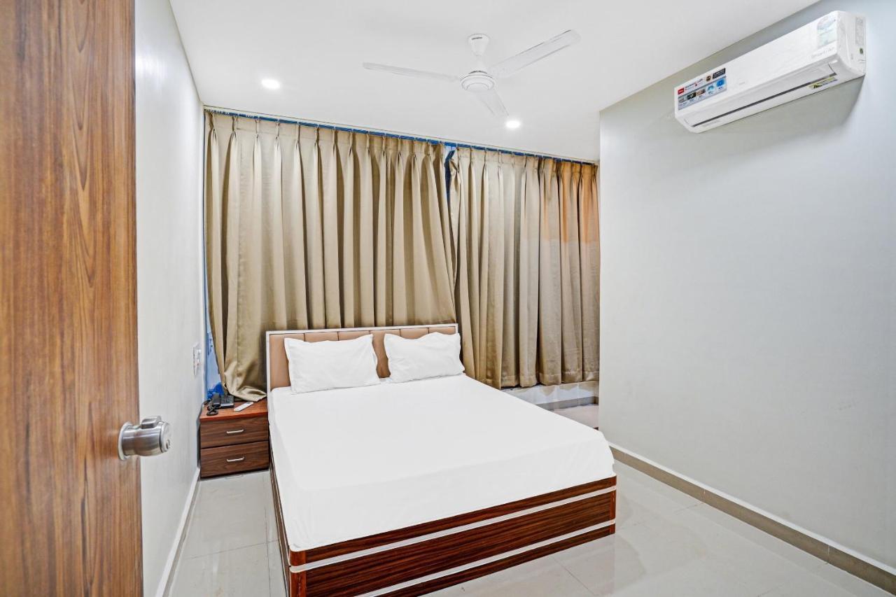 Collection O 83775 Hotel 4King Surat Bagian luar foto
