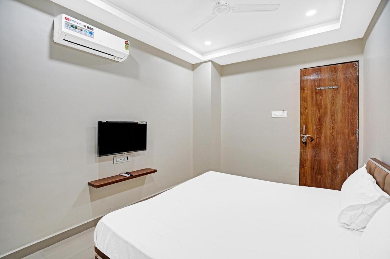 Collection O 83775 Hotel 4King Surat Bagian luar foto