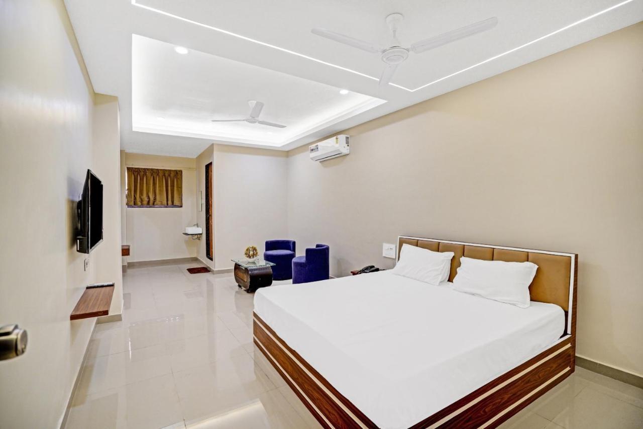 Collection O 83775 Hotel 4King Surat Bagian luar foto