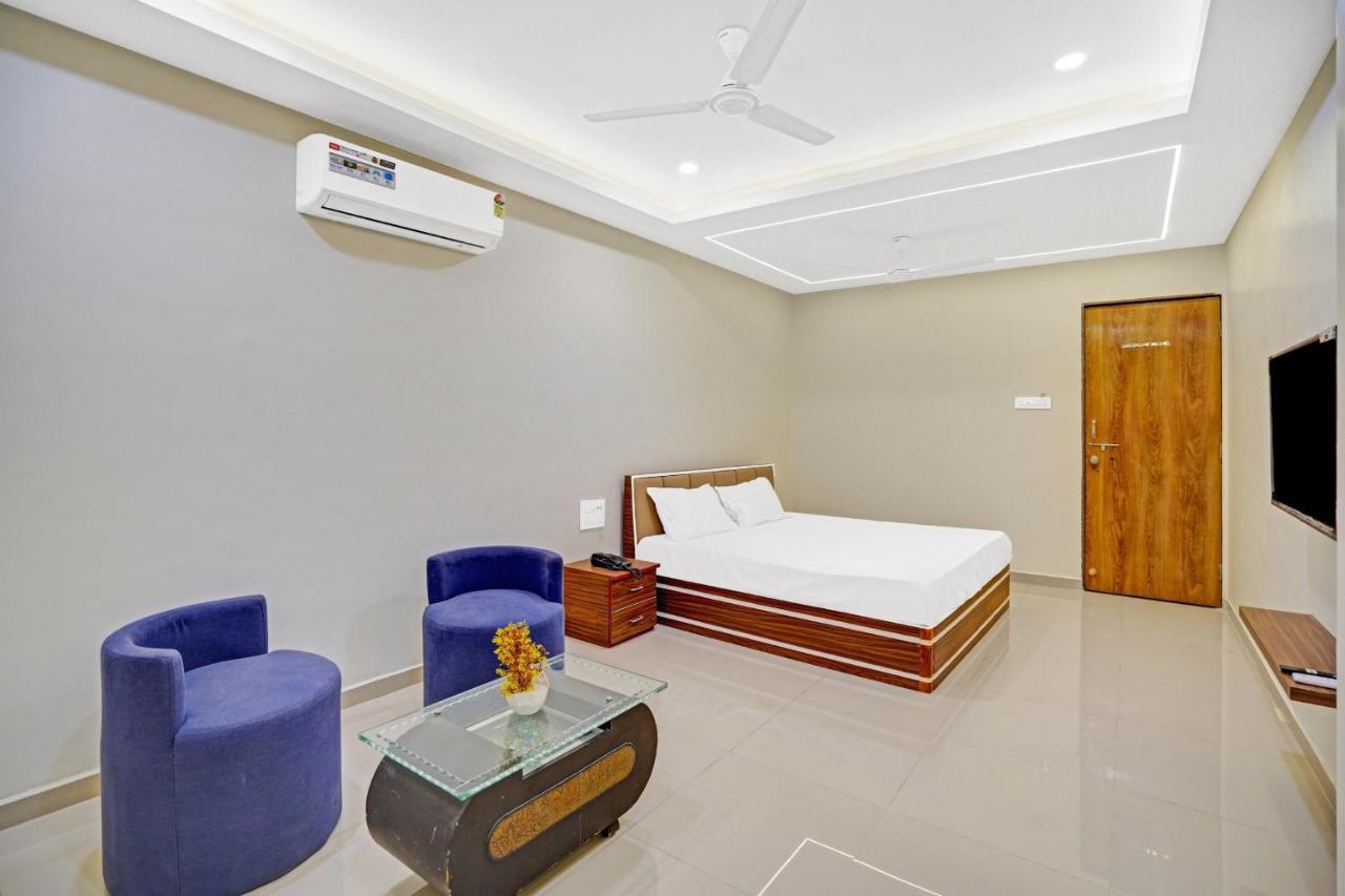 Collection O 83775 Hotel 4King Surat Bagian luar foto