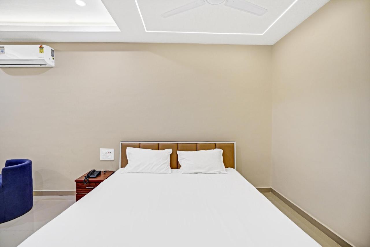 Collection O 83775 Hotel 4King Surat Bagian luar foto